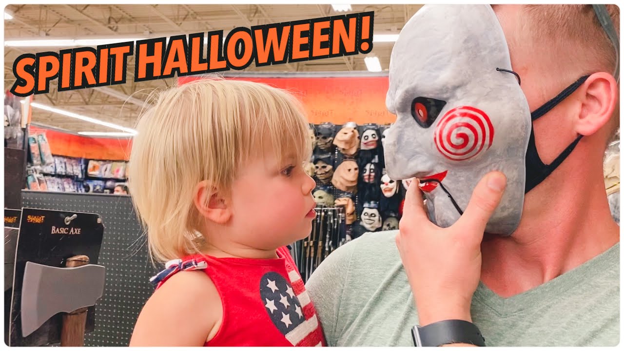 SPIRIT HALLOWEEN! | Our Halloween Porch for 2020!