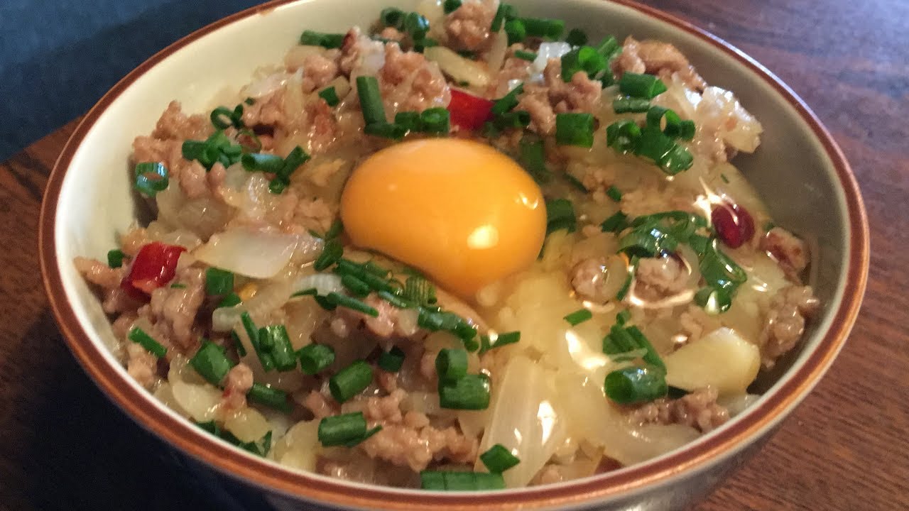 「ニンニク挽肉混ぜ飯」作り方