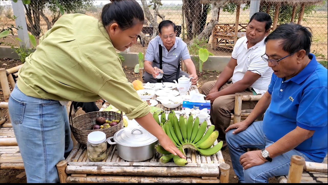 683. មិត្តភក្តិលោកគ្រូមកលេង Life in the Cambodian Countryside.