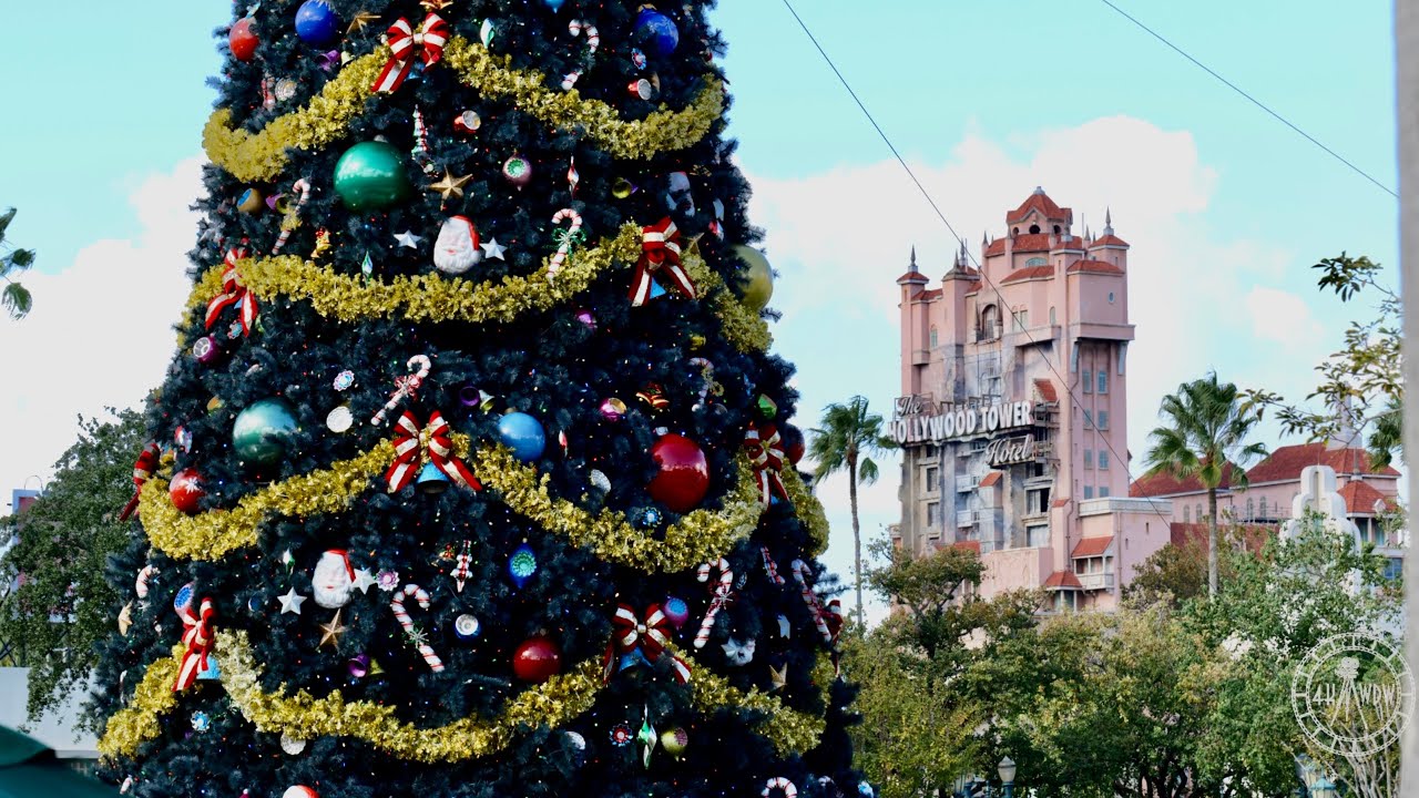 Disney's Hollywood Studios 2022 Christmas Decorations in 4K | Walt Disney World November 2022