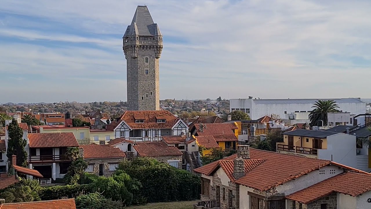 Venta - Piso de cuatro ambientes de categoría - Colon al 927 - Zona Varese