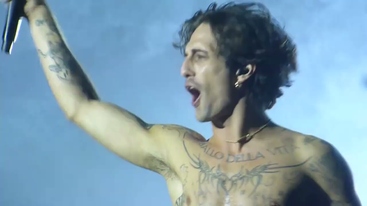 Damiano David - Sex on Fire - Kings of Leon   Cover Amsterdam 15 09 25 Funny Little Fears World Tour