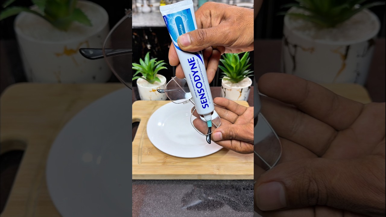 The toothpaste hack for glasses that no one told you about! #shorts #tips