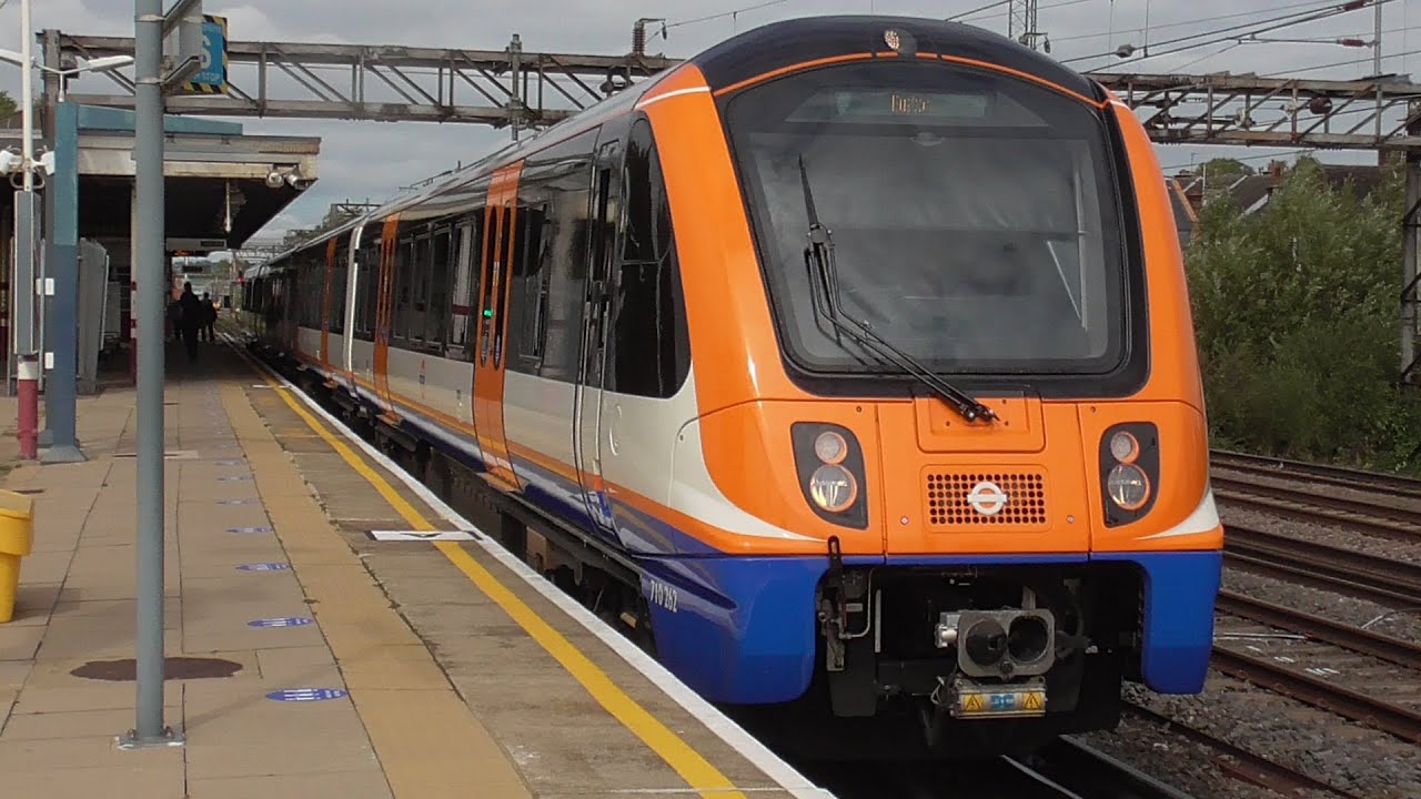 Trains at South Kenton (WCML, WDCL) - 08/09/2020