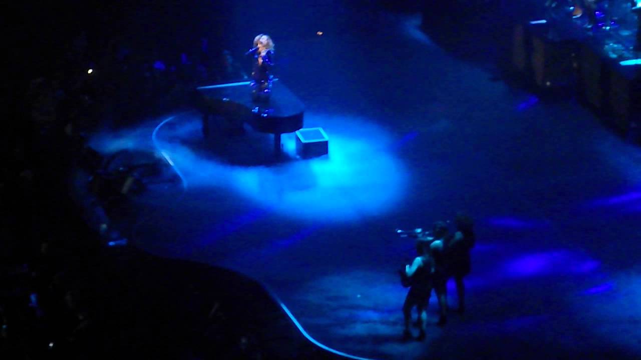Beyonce The Mrs. Carter Show 1+1 Manchester MEN (7th May) HD