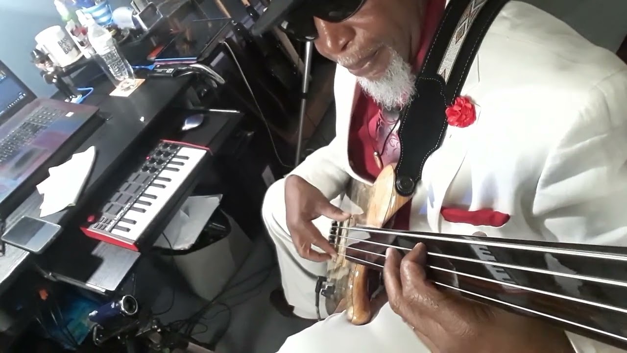 Herbie Hancock-Actual Proof (Bass Cover) PHD Fretless