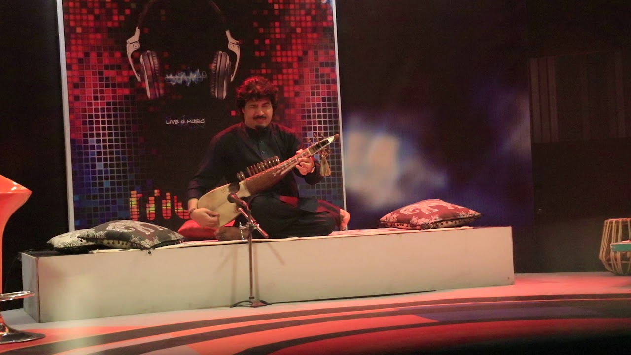 Homayoun Sakhi Live Rabab Songs in Peshawar | Moez Mohmand