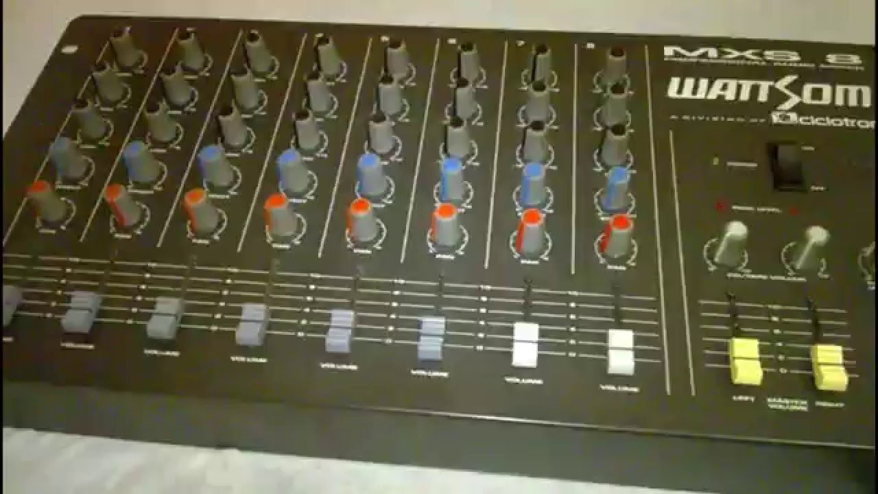 MESA DE SOM 8 CANAIS
