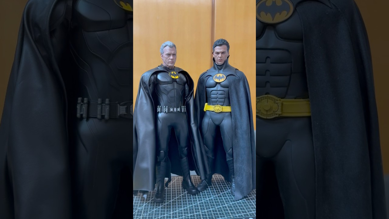 Unbox HOTTOYS Collectibles MMS712: The Flash: Batman (Modern Suit) #hottoys #batman #figure #shorts