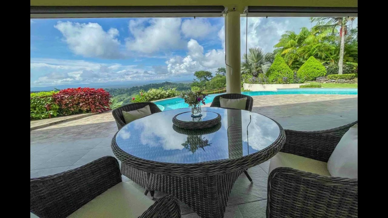 0.6 ACRES &ndash; 3 Bed Luxurious Home with Great Outdoor Living Space and Incredible Panoramic Valley!!!