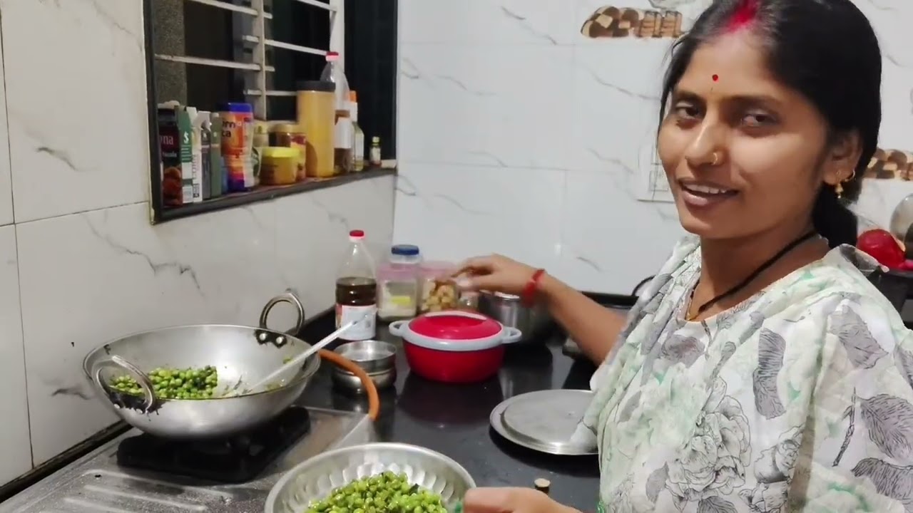 हरे मटर की घुघनी matar ki new recipe आलू मेथी की सूखी सब्जी jinko methi nahin pasand hoga vo bhi roj