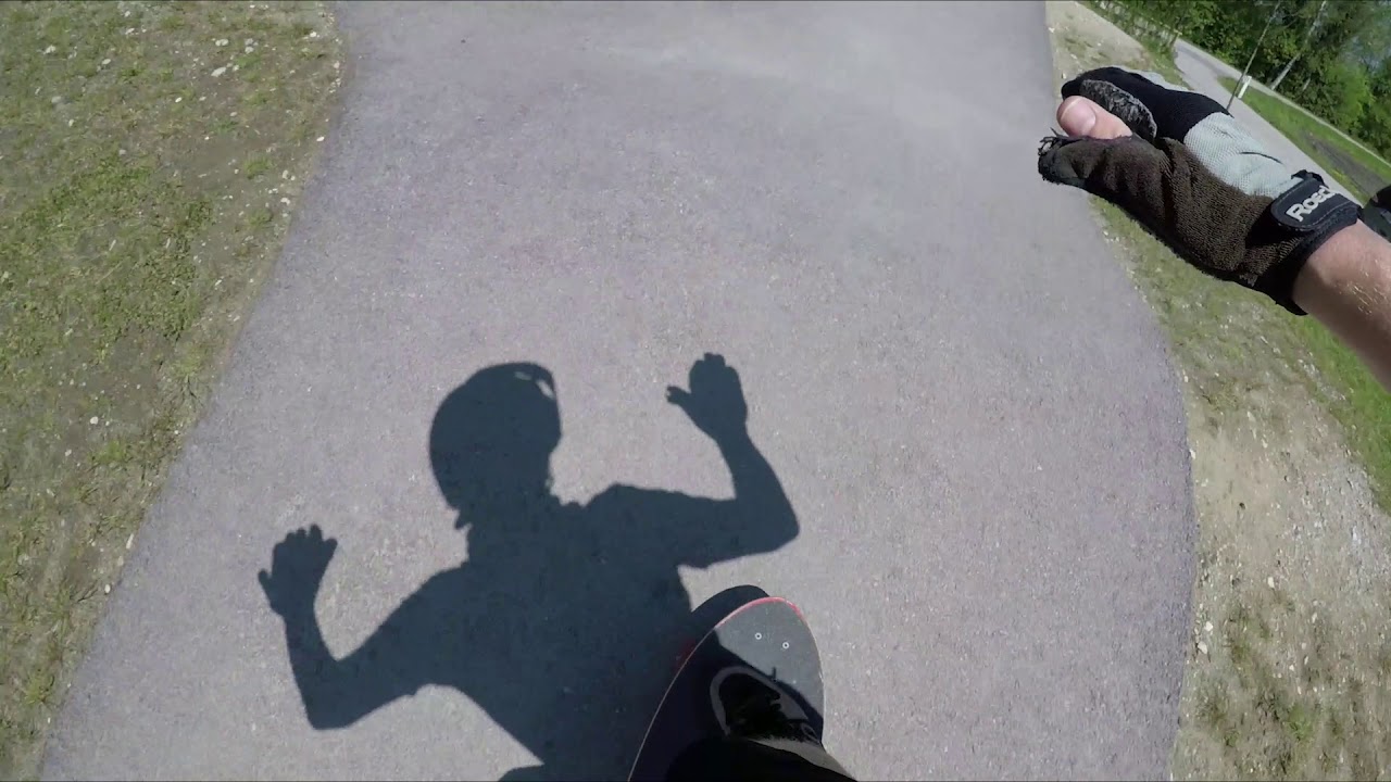 Mit YOW Surfskate auf Velosolution Pumptrack