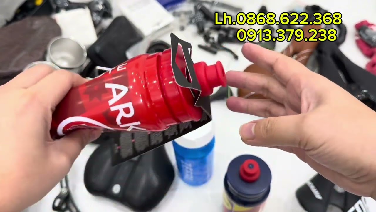 Phụ kiện xe đạp mới về đồng giá 20k-Bedan trục Carbon-Yên Trek Mỹ-Chân chống xe Carbon-Má phanh Đức