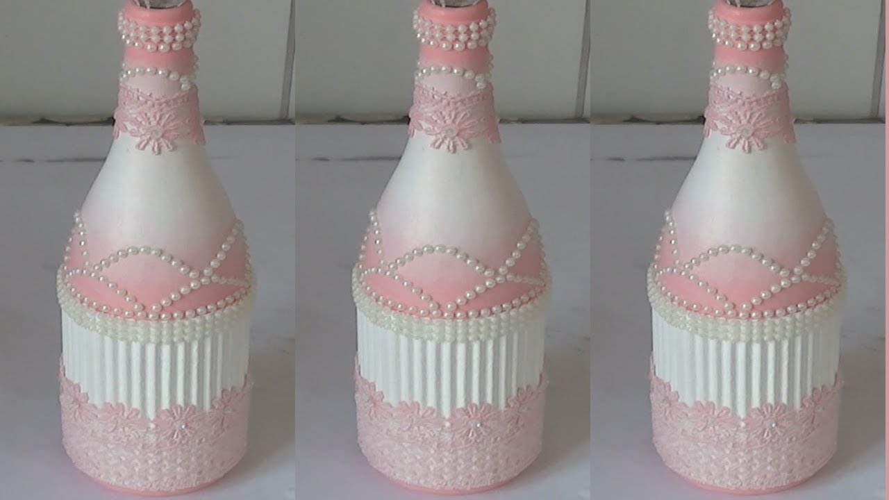 GARRAFA DECORADA COM RENDA E PAPELÃO