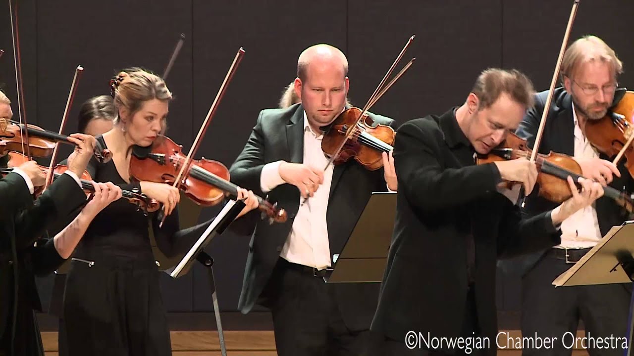 Igor Stranvinsky: Divermento from 'The Fairy's Kiss', Sinfonia /Danses Suisses