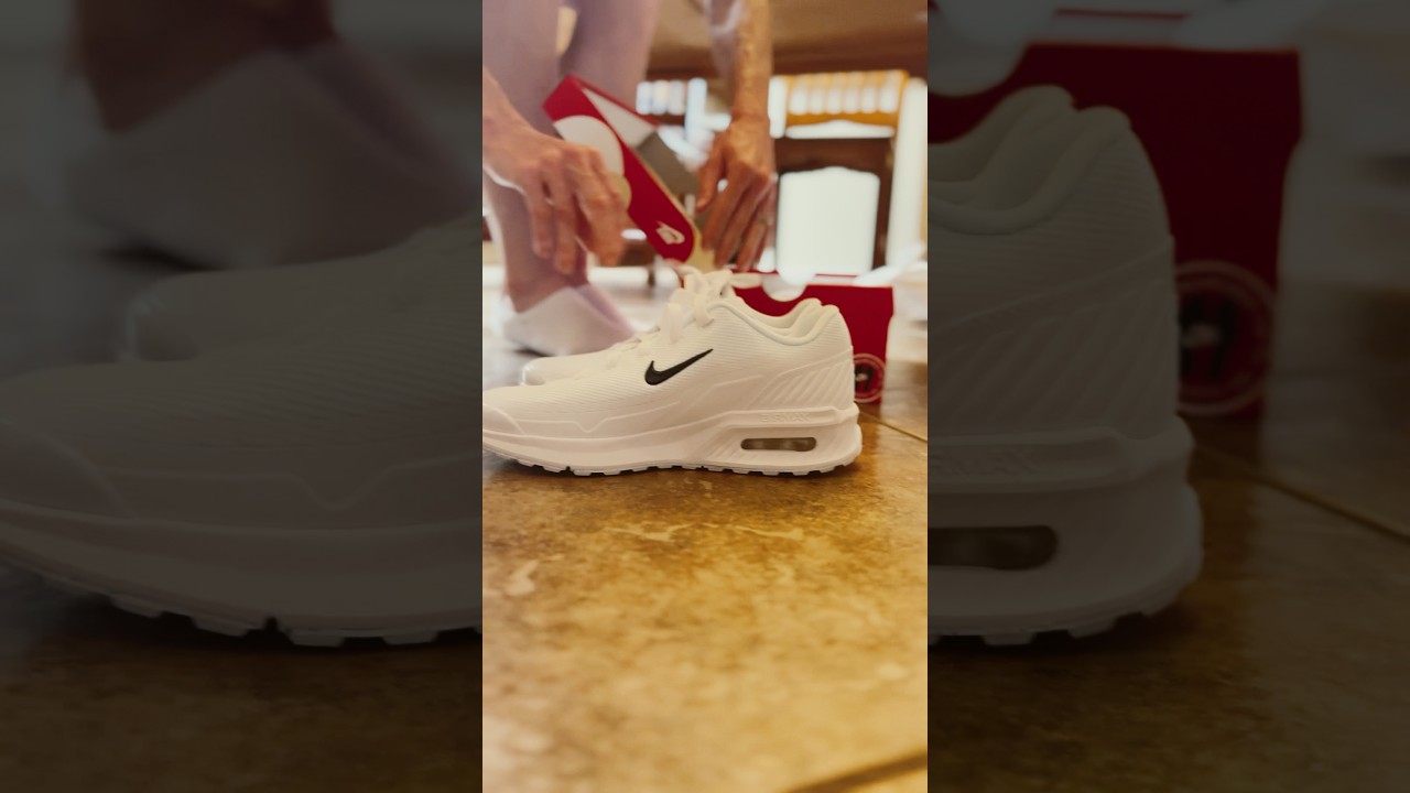 Unboxing Women&rsquo;s Nike Air Max BIA