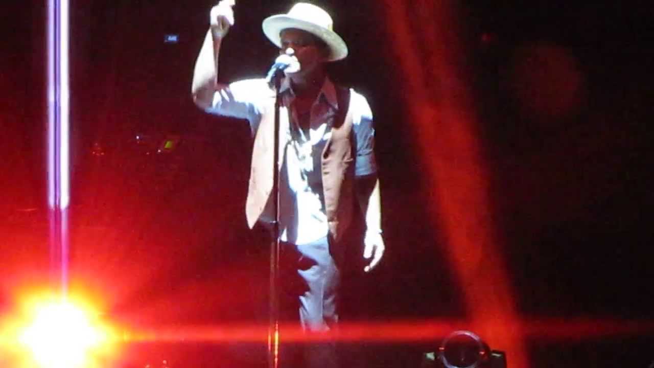 Bruno Mars - Show Me (Bridge), First Time (Melody), Pony, Ignition - LIVE Sydney 10.03.14