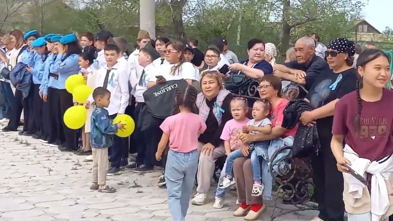 Бестобе 9.05.2025. Празднование 80 - летия Победы! Возложение венков. Концерт возле ДК. Дискотека.