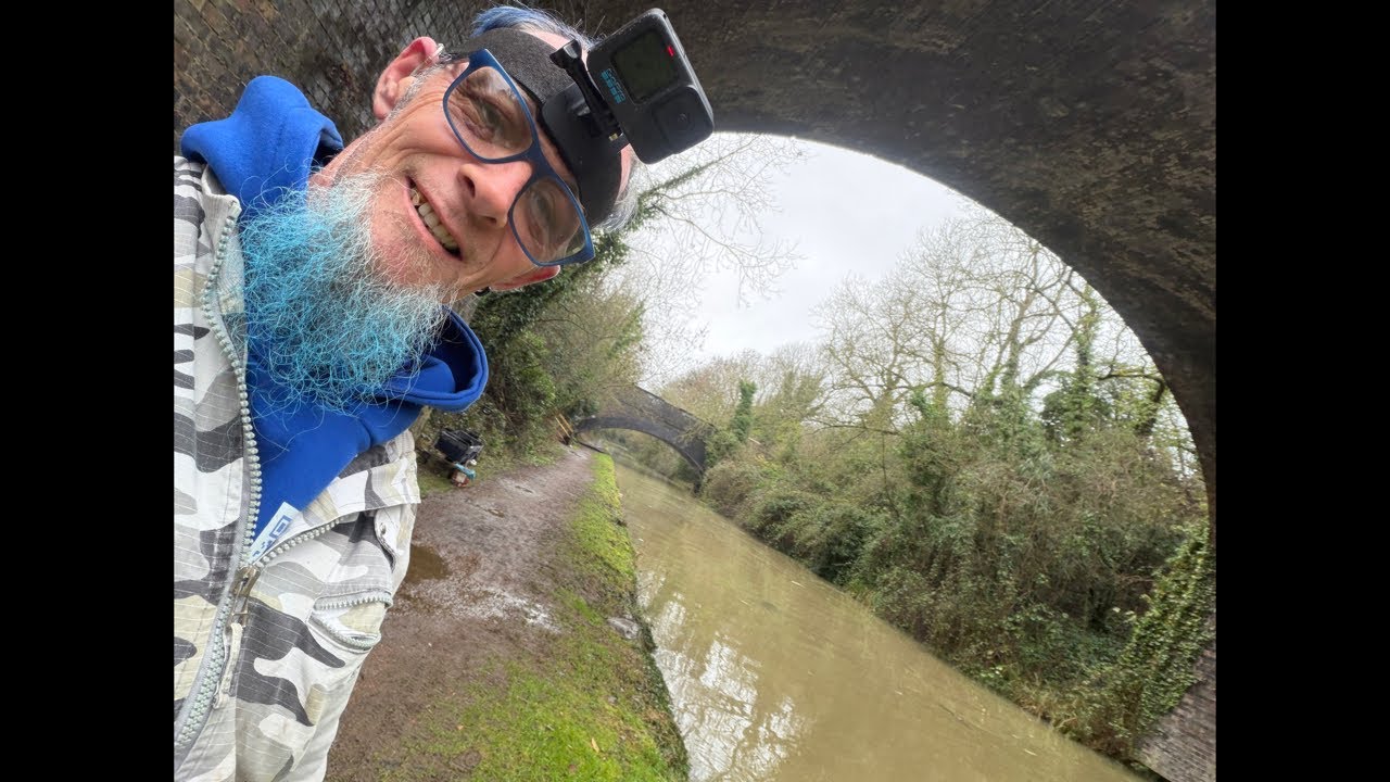Sat afternoon live UK magnet fishing cleaning the waterways