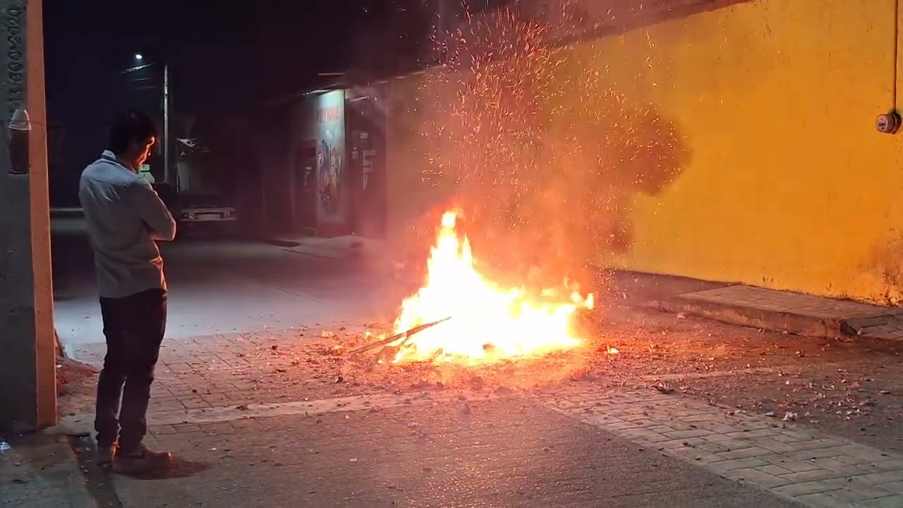 Muñeco de año viejo 2025 - 2026