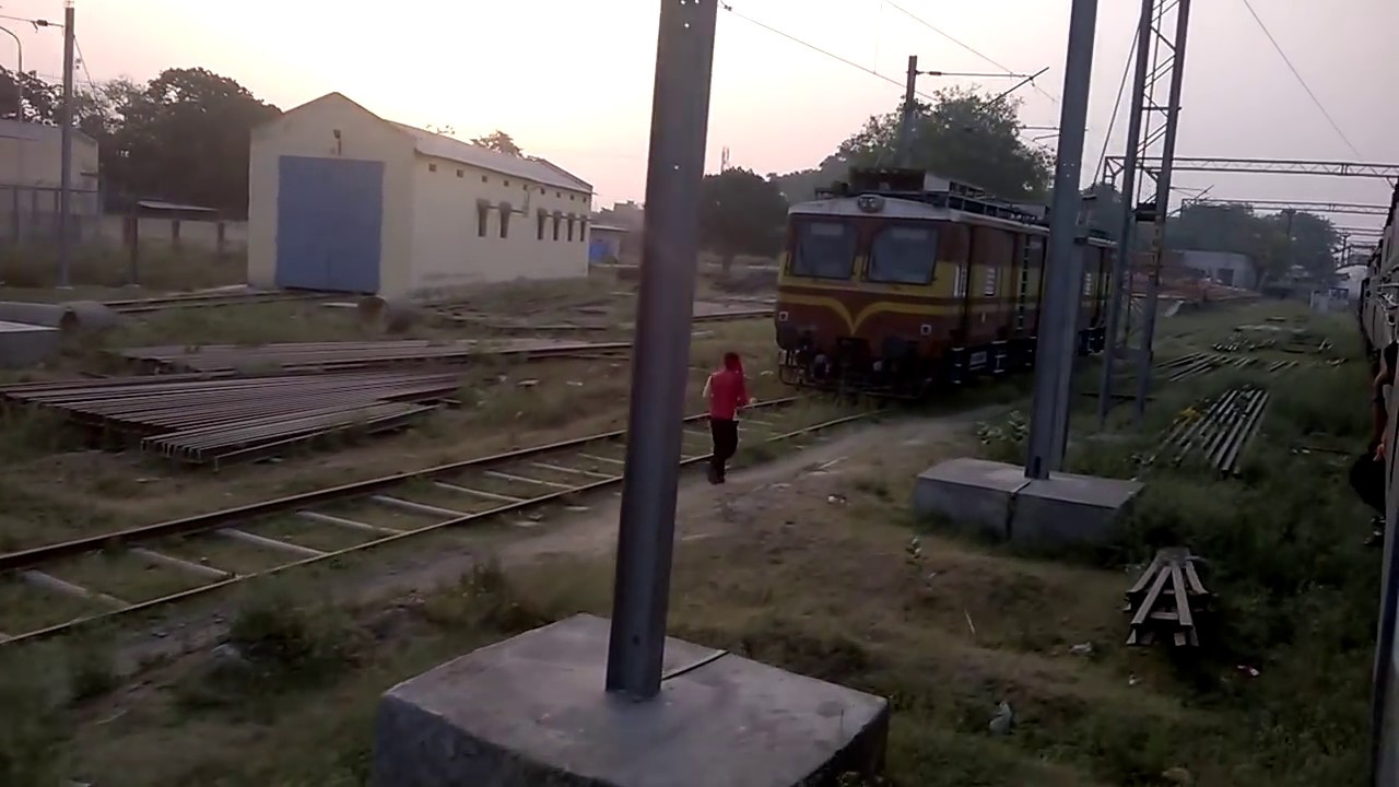 Morning Arrival At Bhadohi 12165 Ratnagiri SuperFast