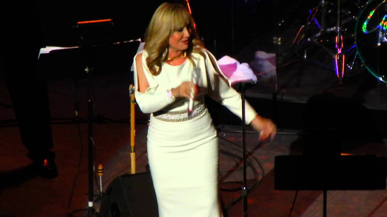 Googoosh Concert Toronto 2013