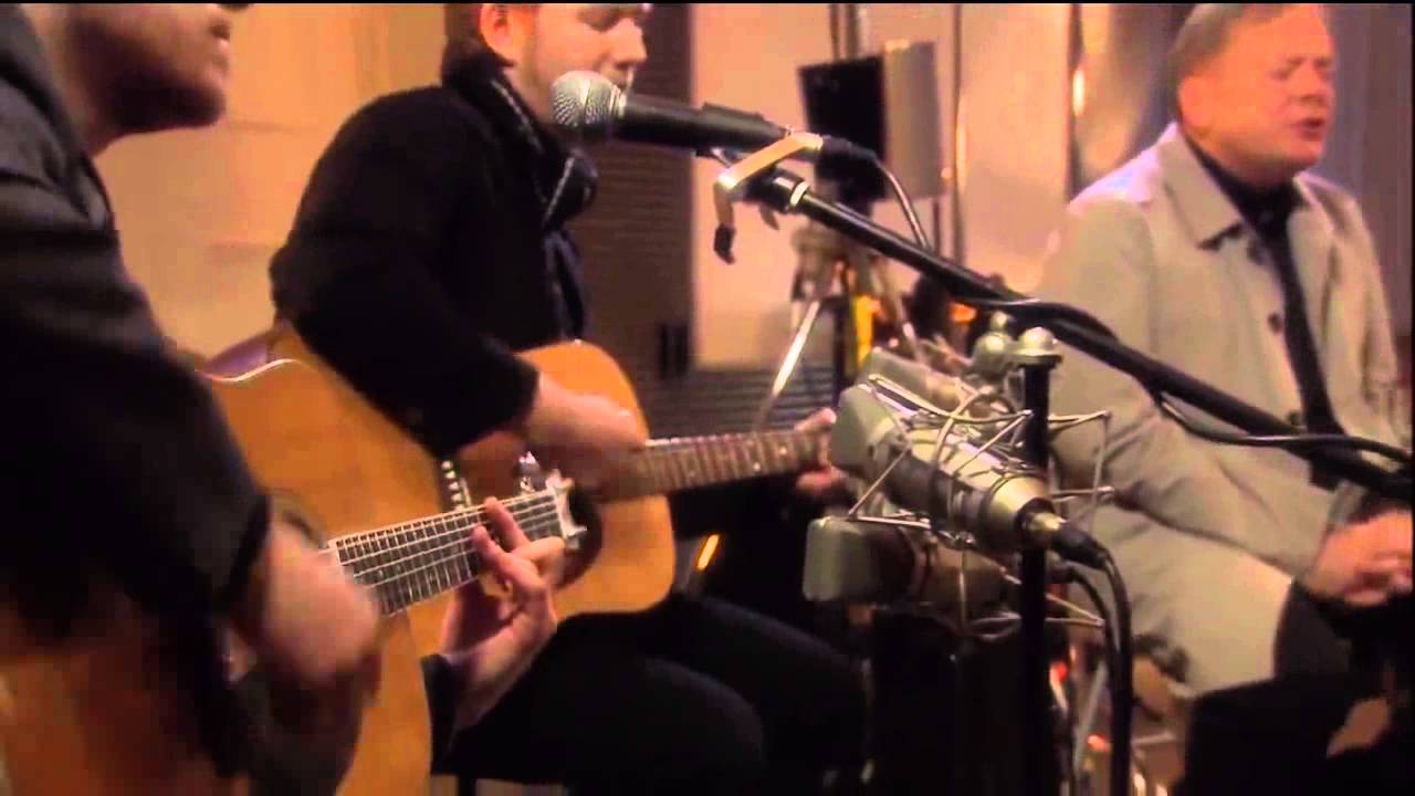 Bernard Sumner - Bizarre Love Triangle (Live Acoustic at COTSYO Studios)