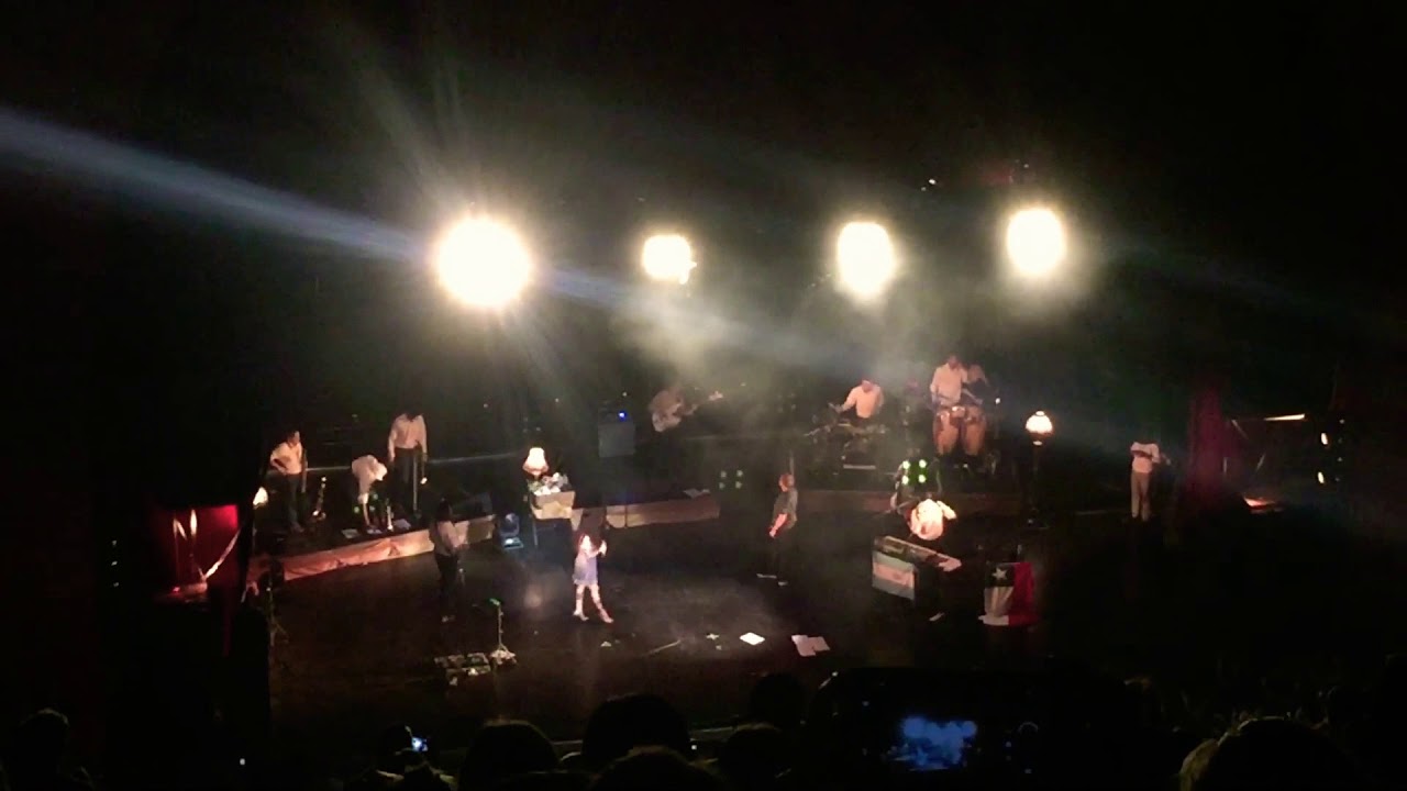 Mon laferte y los auténticos decadentes en el teatro Gran Rex -Amor- 2018