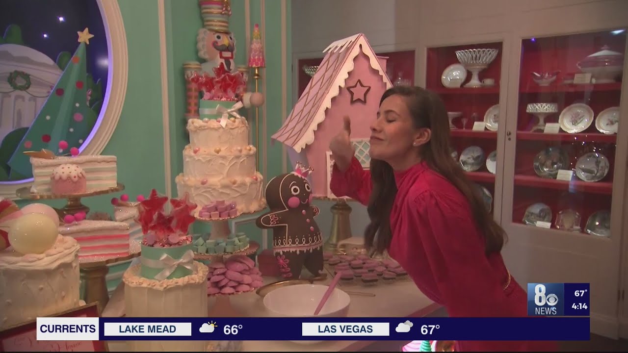 First Lady shows off a literary White House holiday decor