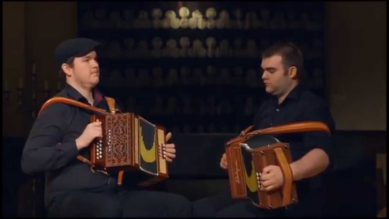 Sindre Fotland and Kristoffer Kleiveland perform Ida