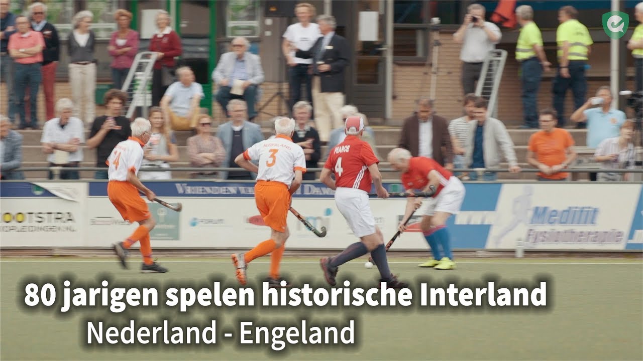 80-jarigen spelen historische interland Nederland - Engeland