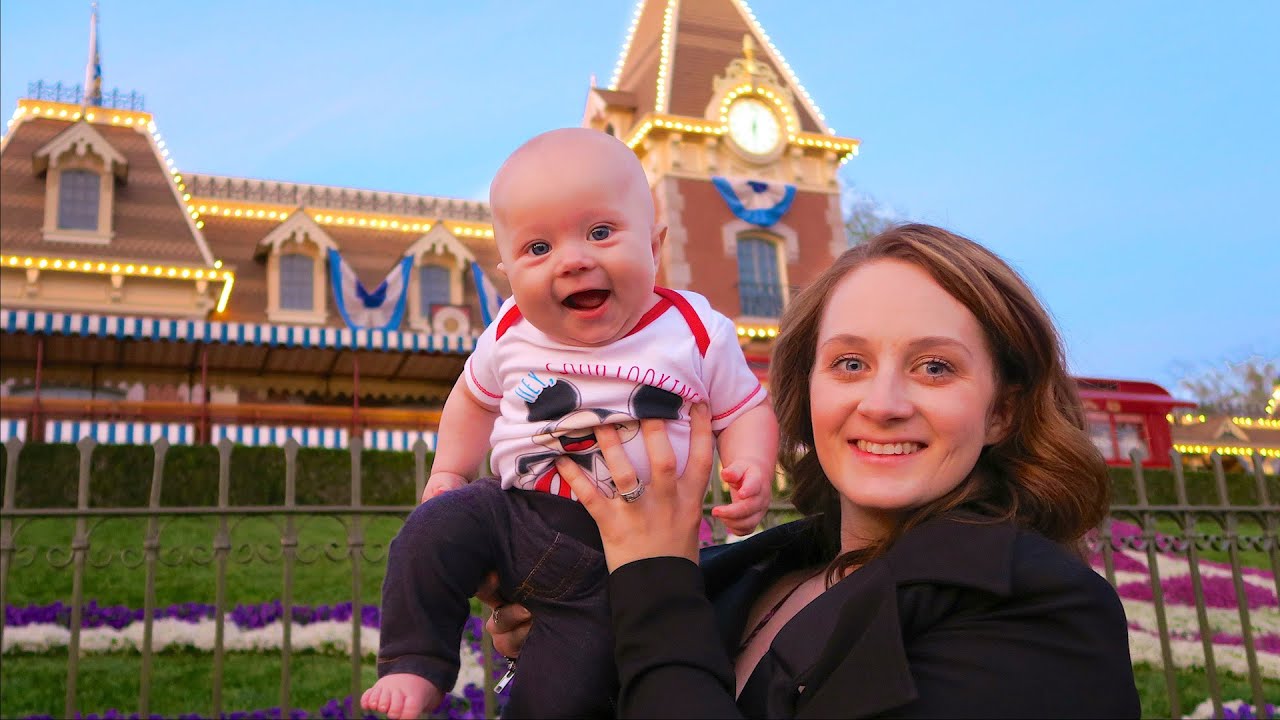 LITTLE DISNEYLAND FAN!