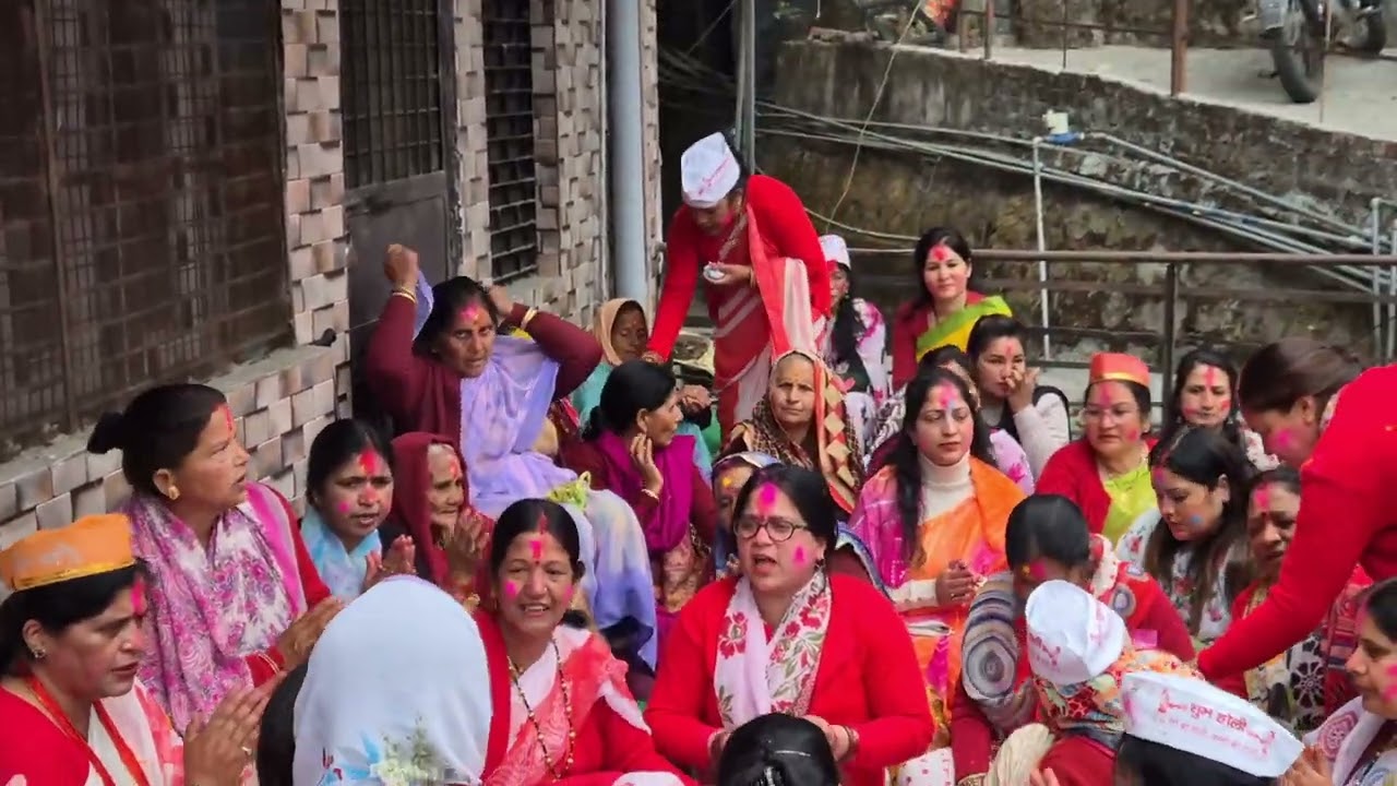 नैनीताल की शाही होली: शेरवानी में शिव मंदिर के दर्शन #holi #kumauni #holifestival 