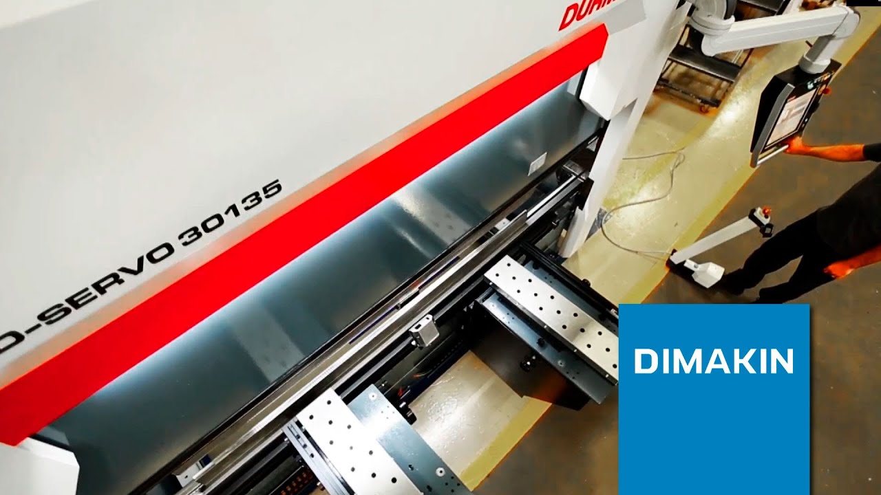 Quinadora ou Quinadeira CNC 3m x 135t Comando Delem 66T