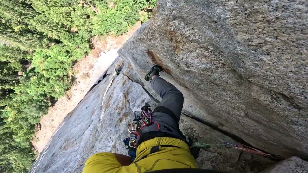 Central Pillar of Frenzy - Pitch 3 (hand crack roof to offwidth)
