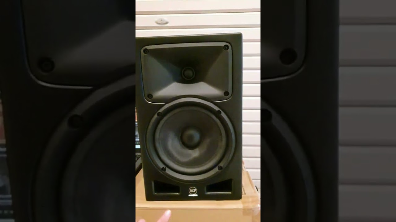 RCF AYRA PRO8, Speaker Studio Monitor Aktif 8 Inch FiRPHASE DSP 