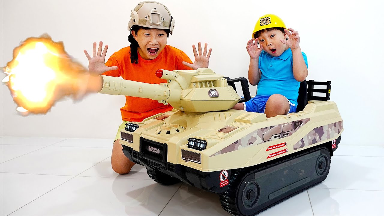 танк игрушечный автомобиль сборка силовые колеса для детей Tank Car Toy for Kids Game Play