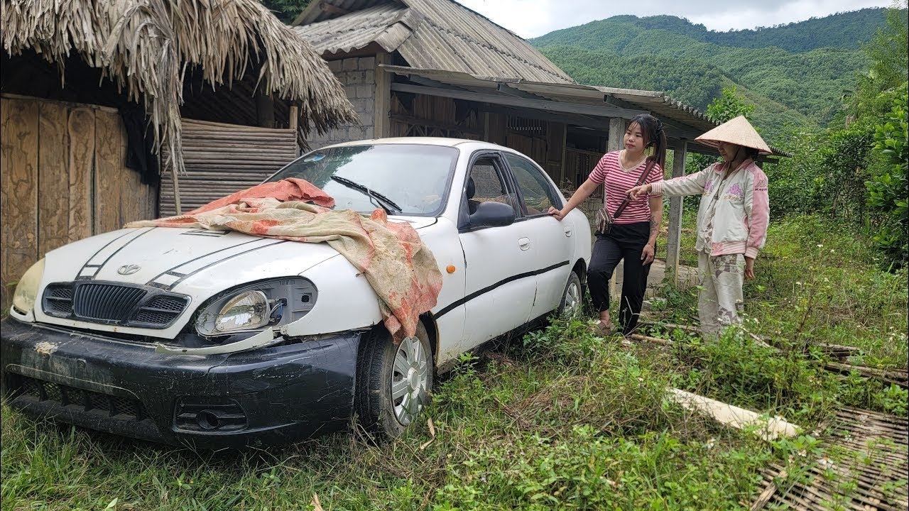 Genius girl bought and restored the engine of her neighbor's abandoned old car