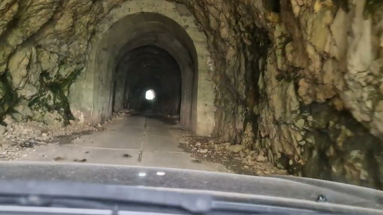 Traseu offroad spre cabana Cheia din Parcul Național Buila- Vânturarița, județul Vâlcea