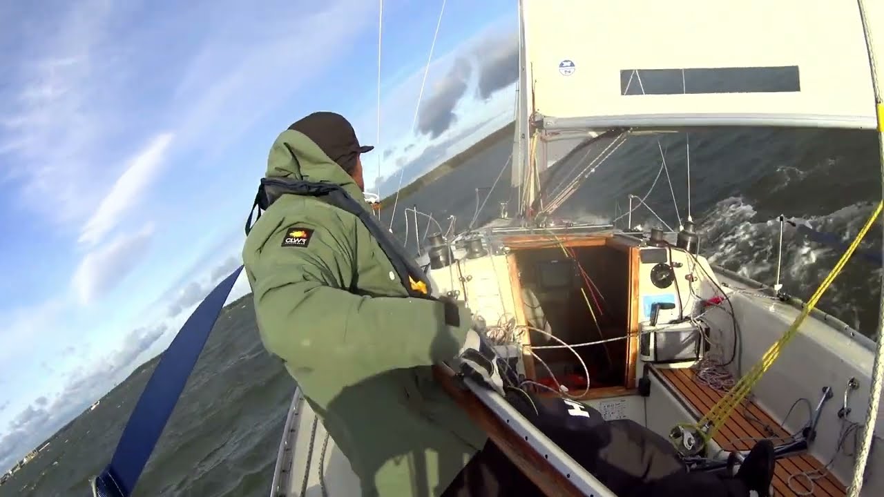 Albin Express 571 solo Sailing