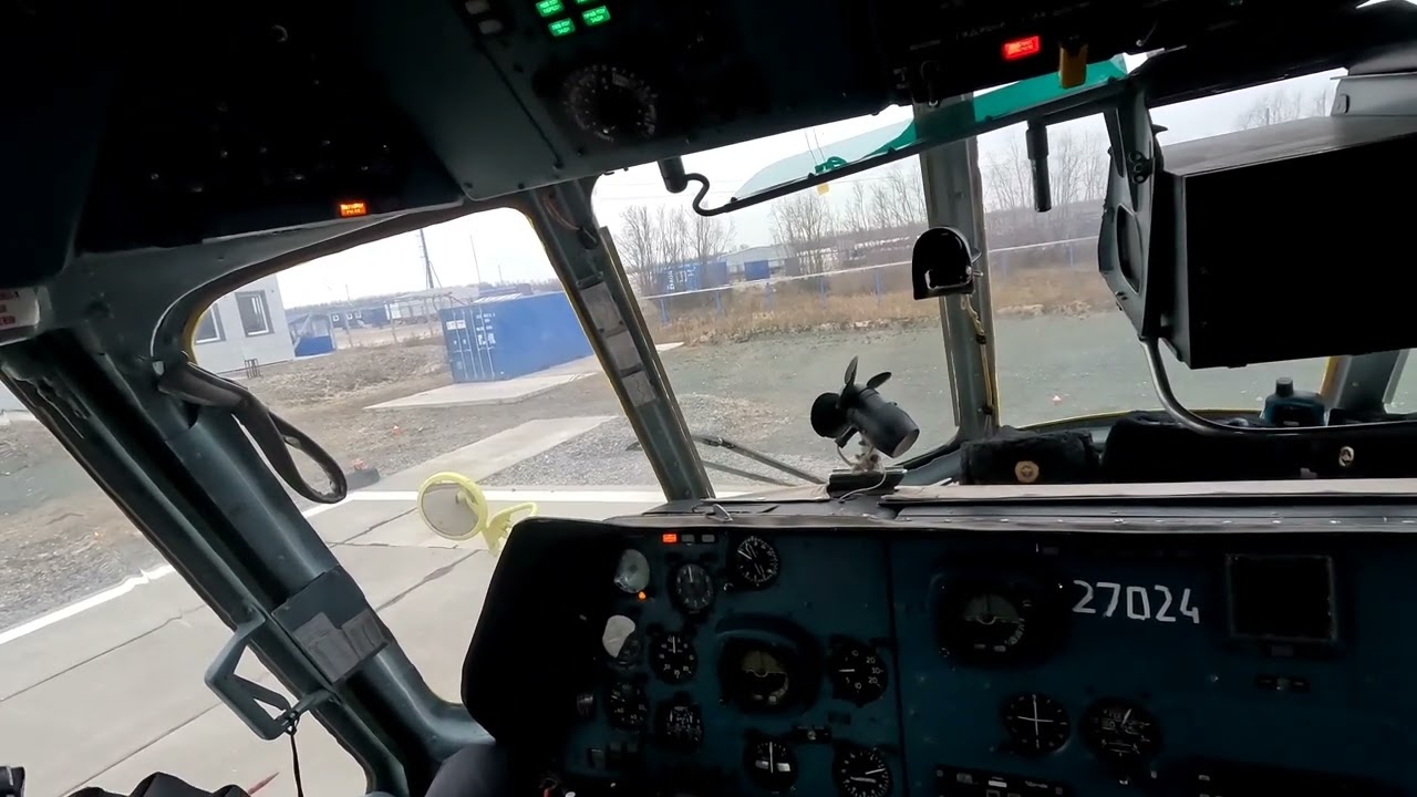 Ми-8мтв. Молодежка в кабине.
