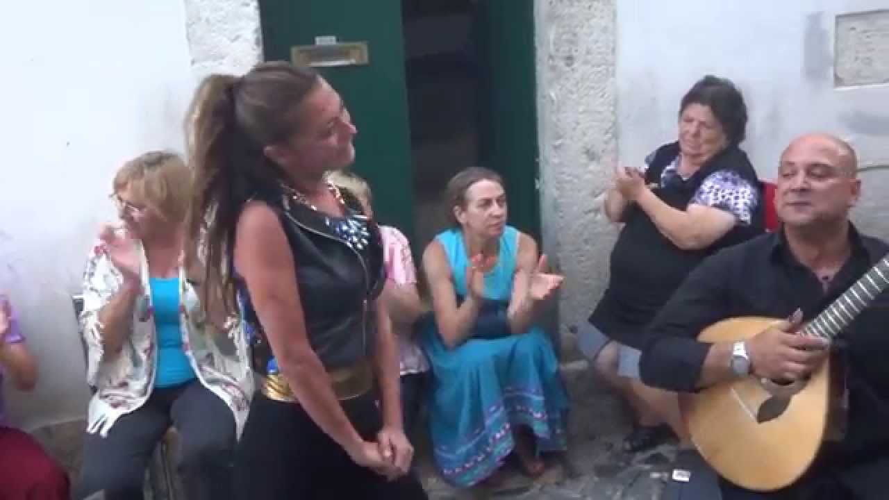 VISITA CANTADA A ALFAMA com FILIPA CARDOSO