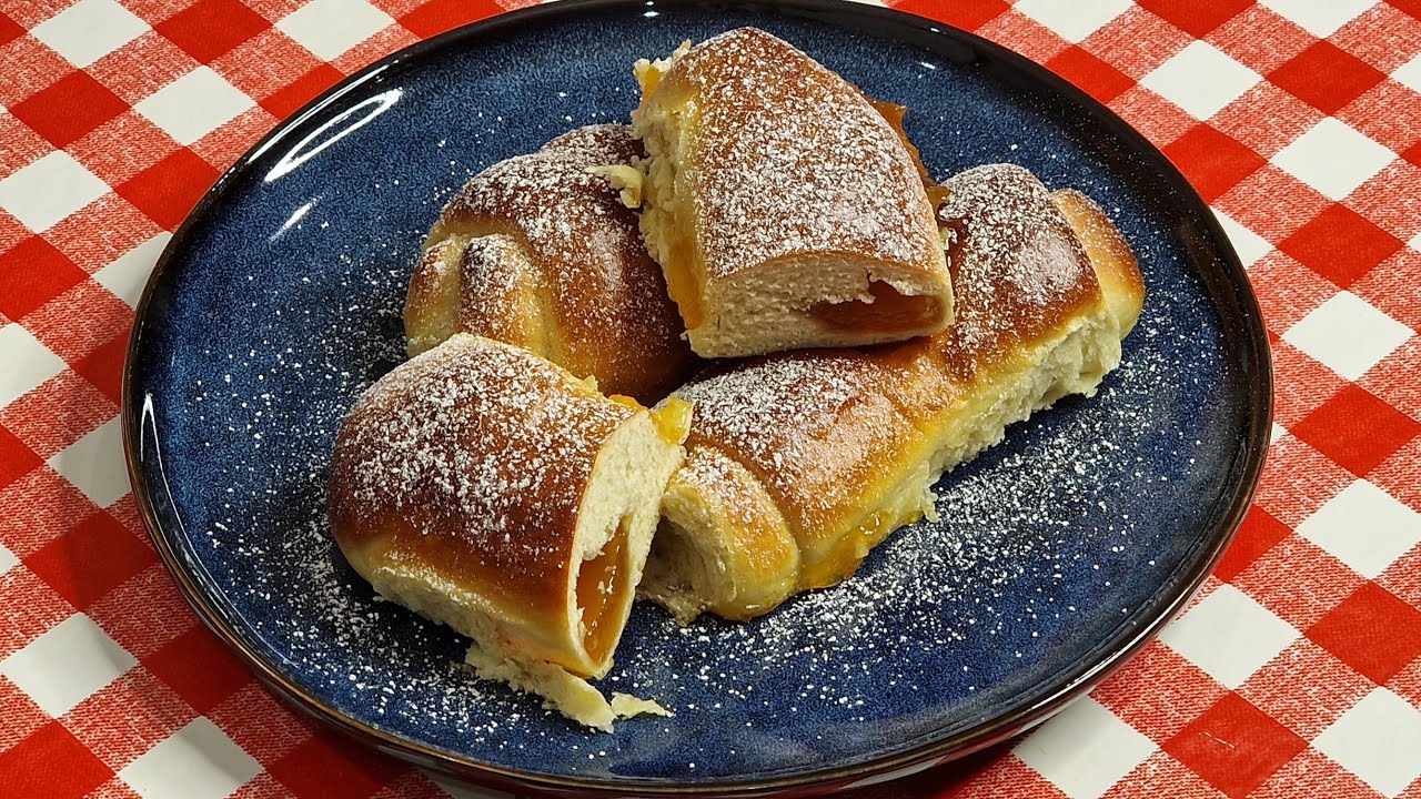The Delicious Dessert/Breakfast: Jam-Filled Buns