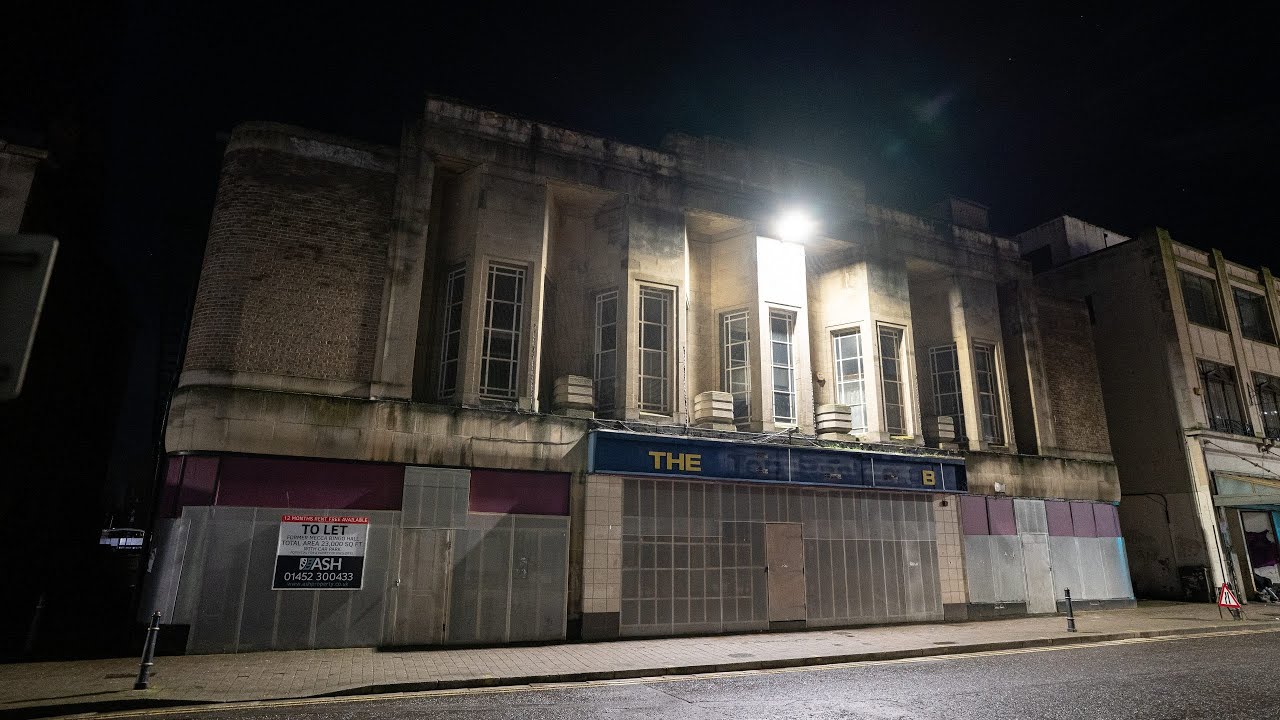 Former Cinema / Bingo Hall | Left Abandoned With Power Still Inside