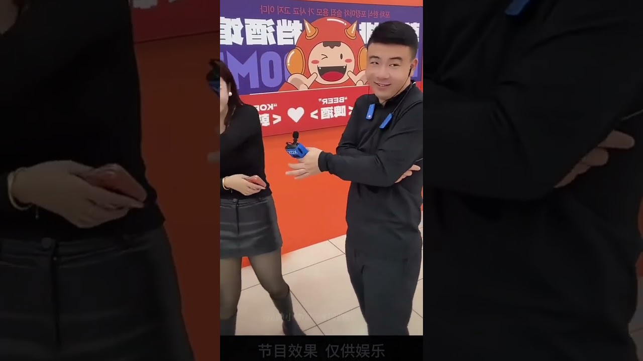 Marshall's Hilarious Outdoor Live Stream: Chat Up a Beauty