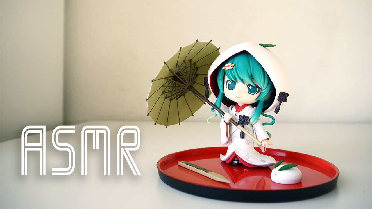 ASMR Unboxing Snow Miku 2013 - (Whispering, Packaging Sounds)