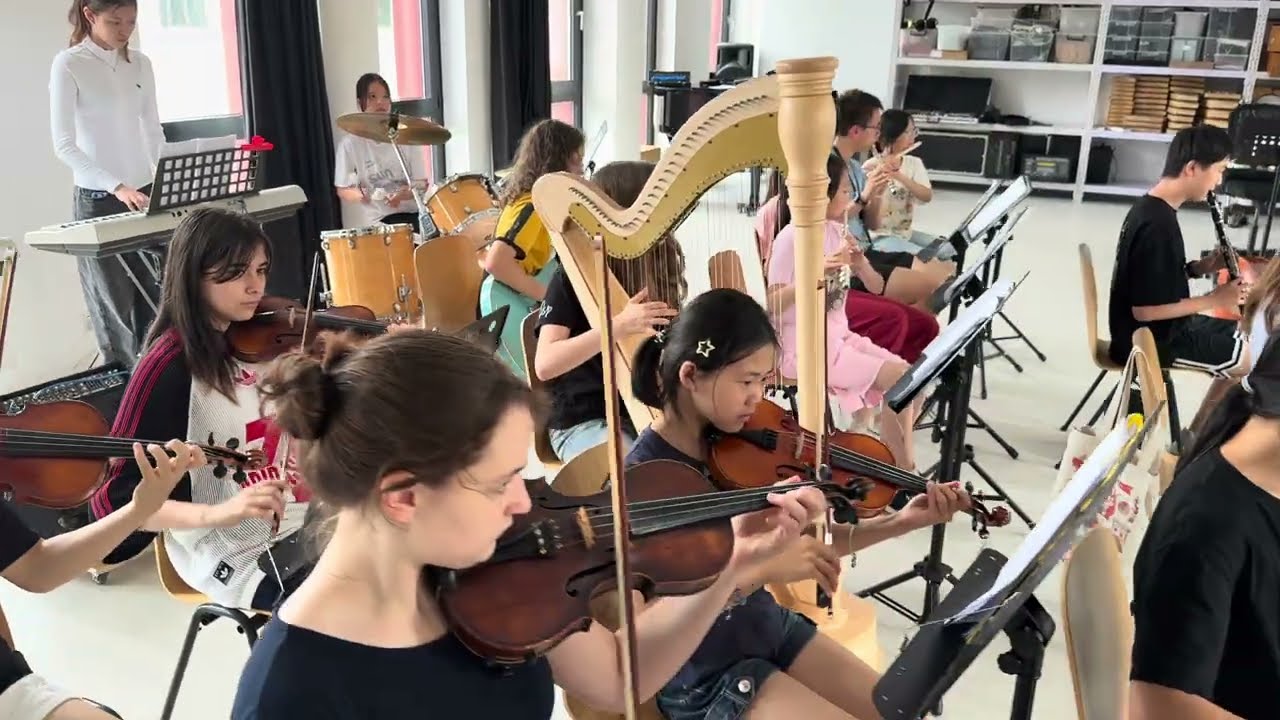 DSP-Orchester spielt 