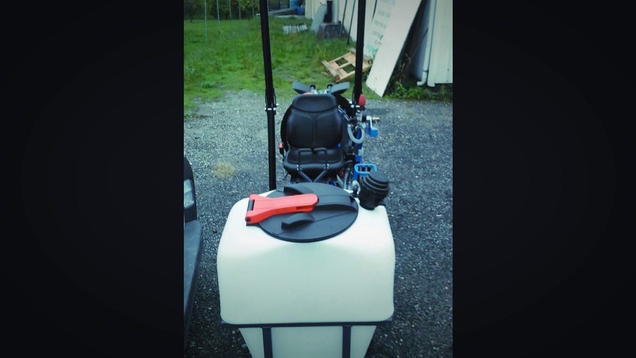 KOMPACT VISION, un tracteur chenillard porte outils, &agrave; l'assaut des pentes et terrains difficiles