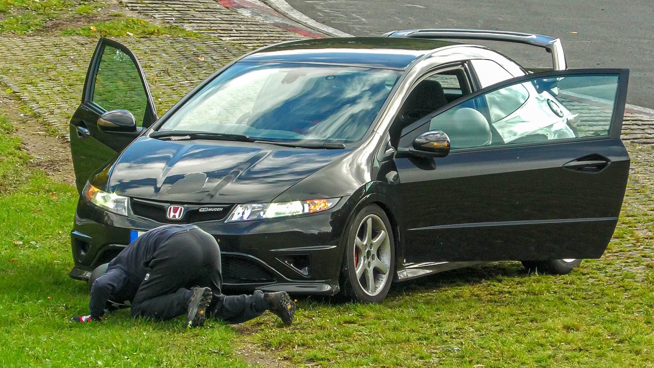 DANGEROUS MOMENTS AT THE NÜRBURGRING 2025! ANGRY Drivers, DANGEROUS Situations & STUPID Behaviour!