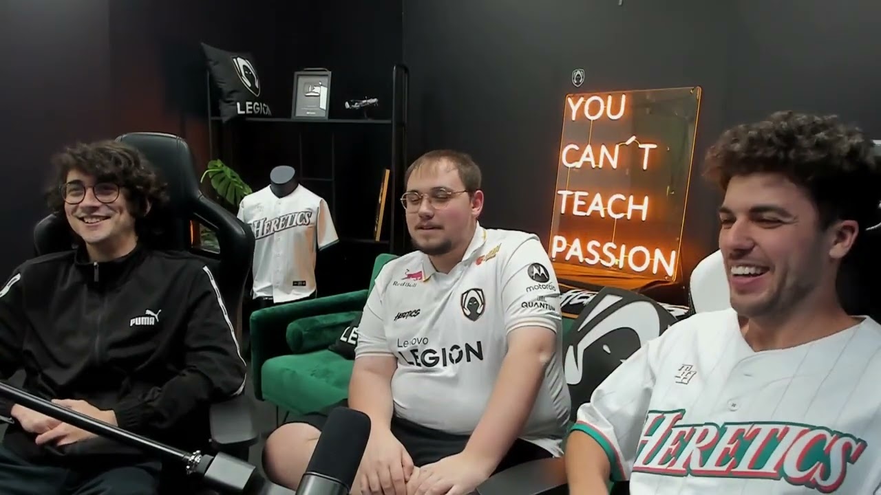JOSEDEODO LE EXPLICA A WERLYB COMO ES EL SERVER DE LATAM
